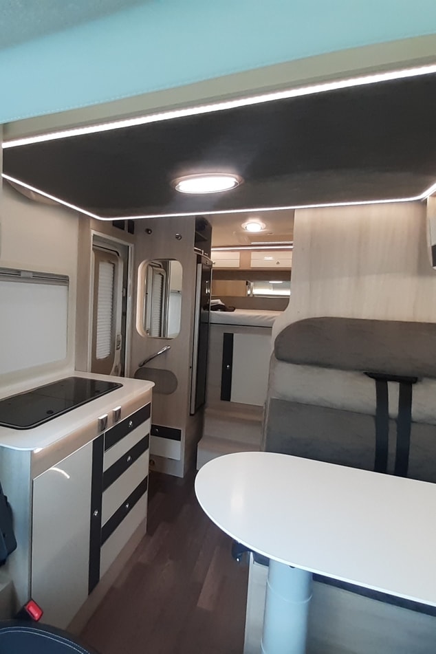 Modelo XMK 590 – 2021 habitáculo