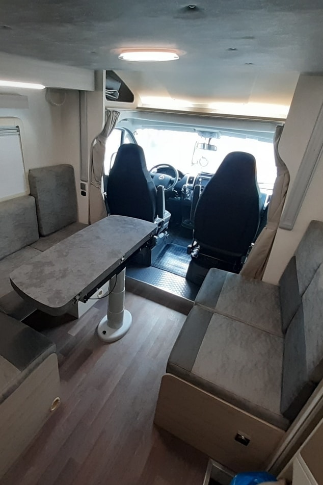 Modelo XMK 760 2021 Cabina